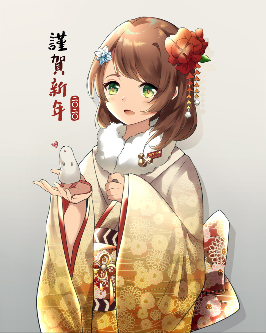 1girl :d animal bangs blush brown_hair brown_kimono chinese_zodiac commentary eyebrows_visible_through_hair floral_print flower fur_collar glint gradient gradient_background green_eyes grey_background hair_flower hair_ornament heart highres holding holding_animal japanese_clothes kimono long_sleeves mouse nengajou new_year obi open_mouth original print_kimono red_flower sash sleeves_past_wrists smile solo translation_request wide_sleeves xianguang year_of_the_rat
