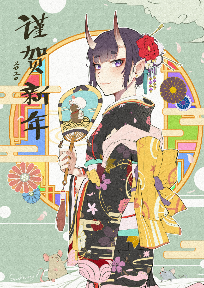 1girl absurdres bangs black_kimono blush chinese_commentary chinese_zodiac closed_mouth commentary_request earrings eyebrows_visible_through_hair eyeshadow fan fang fate/grand_order fate_(series) floral_print flower from_side hair_bun hair_flower hair_ornament hairpin highres holding holding_fan horns japanese_clothes jewelry kaer_sasi_dianxia kimono light_smile long_sleeves makeup nengajou new_year obi obiage oni_horns paper_fan pointy_ears purple_hair rat sash short_hair shuten_douji_(fate/grand_order) sidelocks smile solo standing thick_eyebrows translation_request violet_eyes wide_sleeves year_of_the_rat