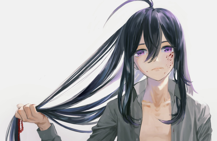 1boy black_hair blood blood_on_face grey_background hair_down hataya highres lips male_focus namazuo_toushirou simple_background solo touken_ranbu upper_body violet_eyes