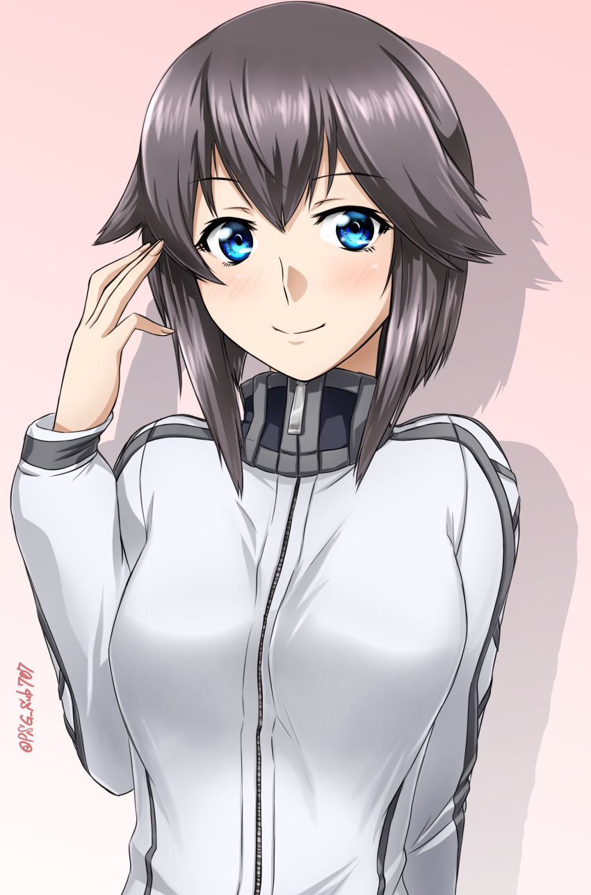 1girl absurdres akito_(sub707) black_hair blue_eyes blush breasts eyebrows_visible_through_hair gym_shirt hair_between_eyes hayasui_(kantai_collection) highres jacket kantai_collection long_sleeves looking_at_viewer medium_breasts pink_background shadow shirt short_hair simple_background smile solo track_jacket twitter_username zipper