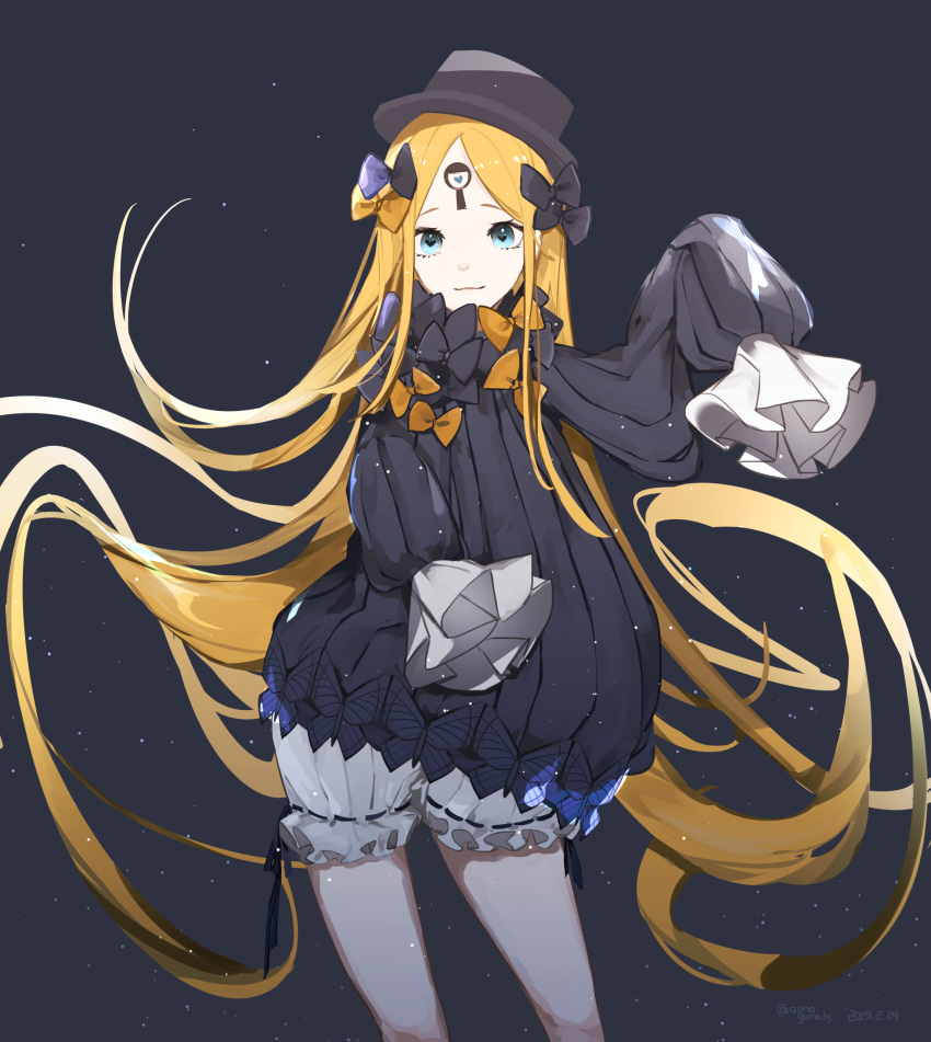 1girl abigail_williams_(fate/grand_order) absurdres aonogura bangs black_bow black_dress blonde_hair blue_eyes bow dress facial_mark fate/grand_order fate_(series) forehead_mark highres keyhole long_hair parted_bangs sleeves_past_wrists smile solo very_long_hair white_bloomers