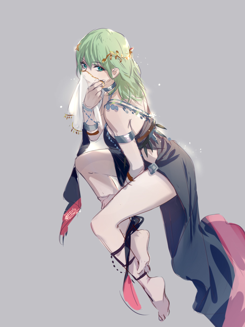 1girl armlet barefoot black_dress byleth_(fire_emblem) byleth_eisner_(female) dancer dress fire_emblem fire_emblem:_three_houses from_side green_eyes green_hair grey_background highres looking_to_the_side medium_hair simple_background solo tang_xinzi veil