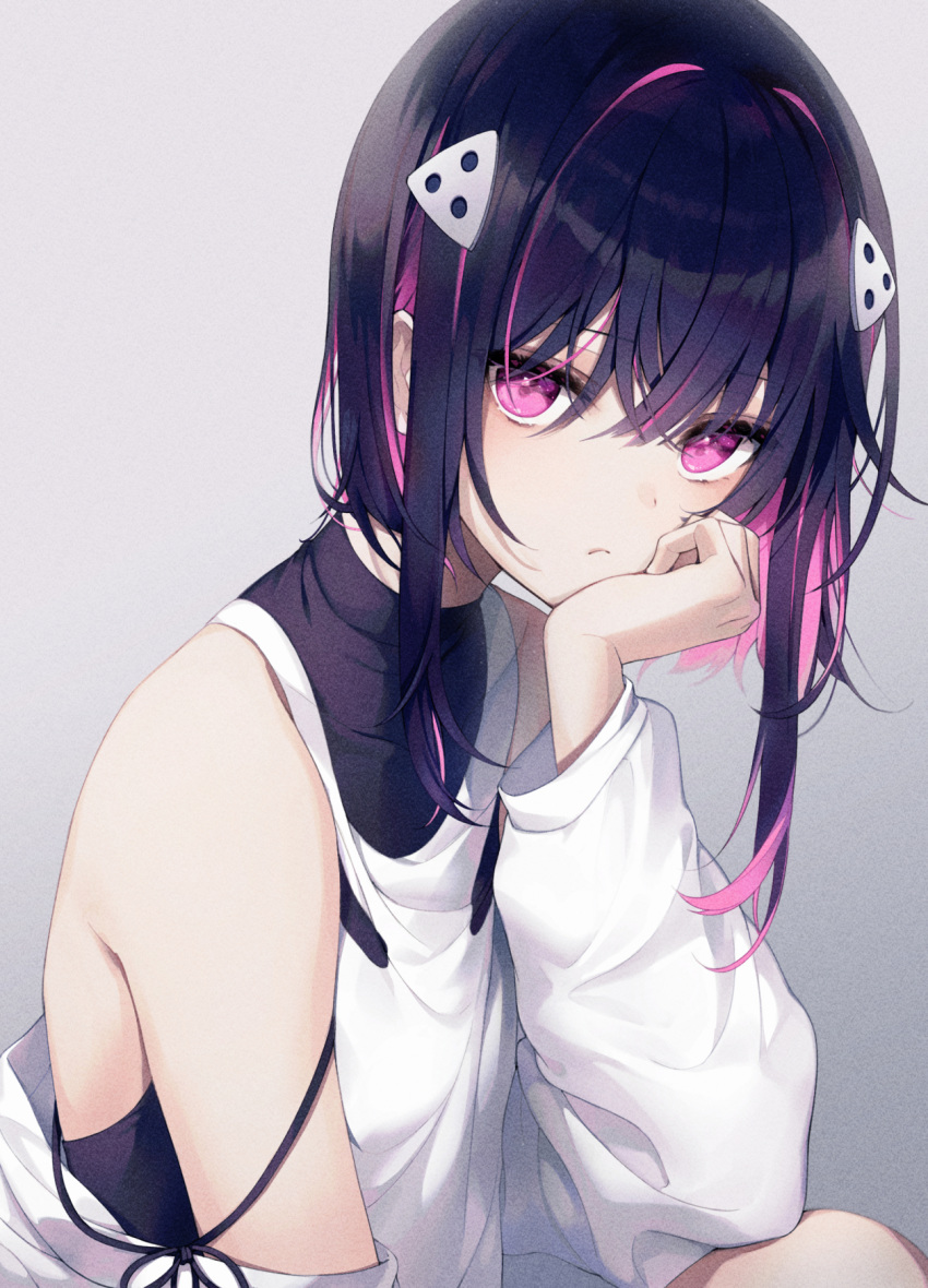 1girl a20_(atsumaru) bangs bare_shoulders black_hair black_ribbon borrowed_character commentary_request expressionless eyebrows_visible_through_hair from_side gradient gradient_background grey_background hair_ornament hairclip hand_on_own_cheek highres long_sleeves looking_at_viewer looking_to_the_side multicolored_hair original purple_hair ribbon short_hair_with_long_locks sidelocks solo streaked_hair two-tone_hair upper_body violet_eyes