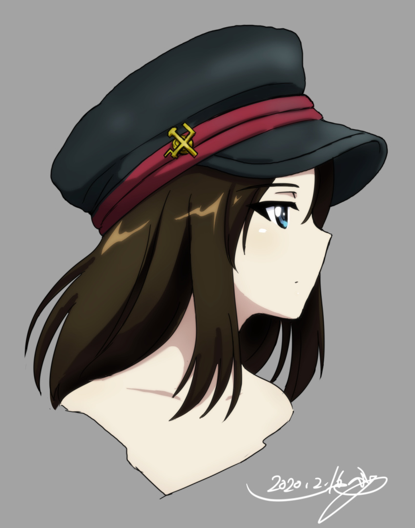 1girl artist_name bangs black_hair black_headwear blue_eyes bukkuri closed_mouth commentary cropped_torso dated emblem girls_und_panzer hat highres long_hair looking_to_the_side nonna_(girls_und_panzer) peaked_cap portrait pravda_(emblem) signature simple_background solo swept_bangs