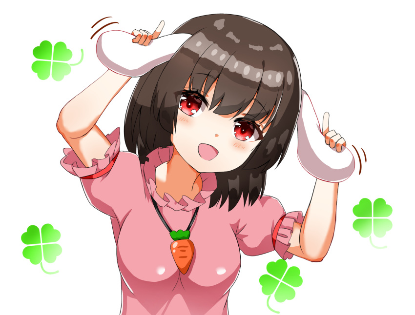 1girl :d animal_ears black_hair blush breasts carrot_necklace clover dress ear_grab eyebrows_visible_through_hair four-leaf_clover hair_between_eyes head_tilt highres inaba_tewi index_finger_raised kiui_(dagk8254) looking_at_viewer medium_breasts open_mouth pink_dress puffy_short_sleeves puffy_sleeves rabbit_ears short_hair short_sleeves simple_background smile solo standing touhou upper_body white_background