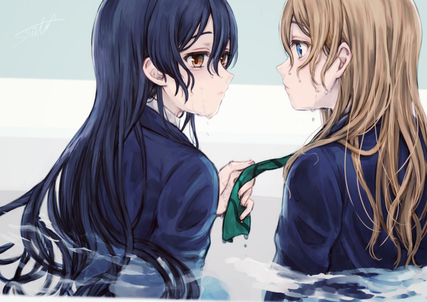 2girls ayase_eli blonde_hair blue_eyes blue_hair commentary_request highres long_hair long_sleeves looking_at_another love_live! love_live!_school_idol_project multiple_girls otonokizaka_school_uniform ponytail school_uniform sonoda_umi striped striped_neckwear suito wet wet_clothes wet_hair yellow_eyes