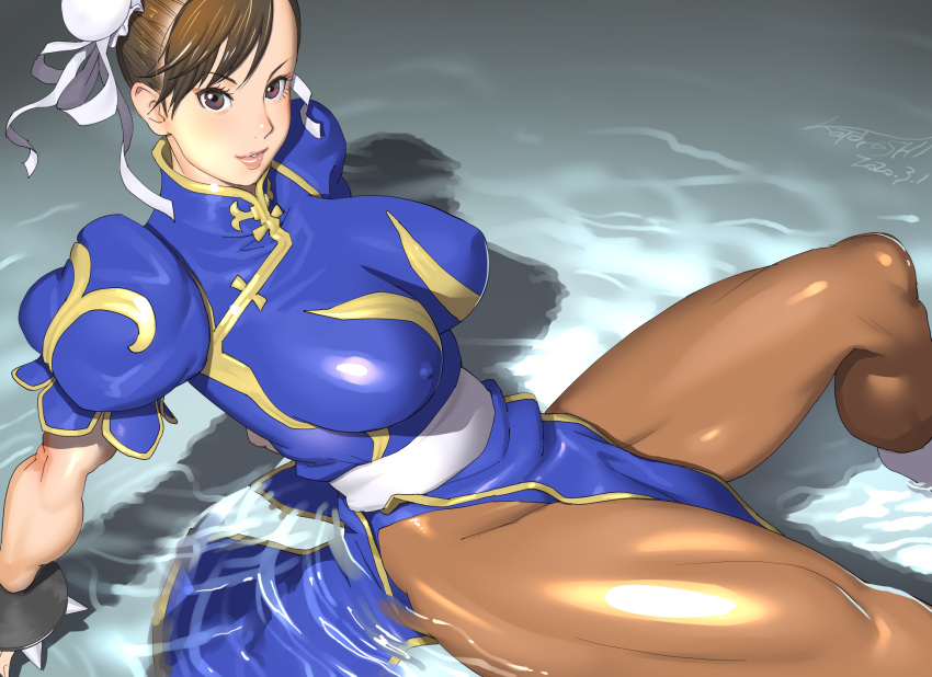 1girl blue_dress bracelet breasts brown_eyes brown_hair brown_legwear bun_cover china_dress chinese_clothes chun-li commentary_request covered_nipples double_bun dress highres jewelry kotoyoshi_yumisuke large_breasts lips looking_at_viewer pantyhose partially_submerged pelvic_curtain puffy_short_sleeves puffy_sleeves reclining sash short_sleeves solo spiked_bracelet spikes street_fighter street_fighter_ii_(series) thick_thighs thighs water