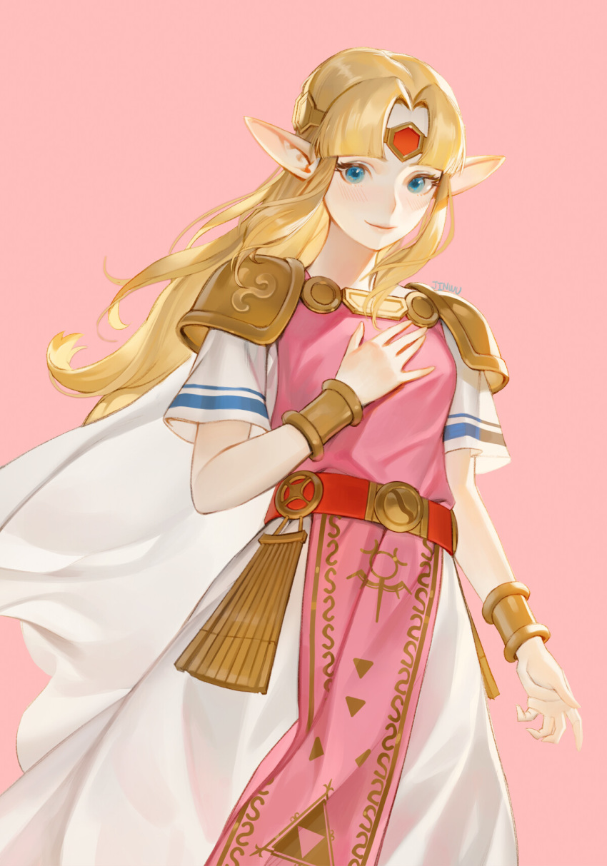 1girl armor armored_dress bangs belt blonde_hair blush breasts circlet dress forehead_jewel highres jinwu_(artist) long_dress long_hair pauldrons pelvic_curtain pink_background pointy_ears princess_zelda small_breasts smile solo the_legend_of_zelda the_legend_of_zelda:_a_link_between_worlds