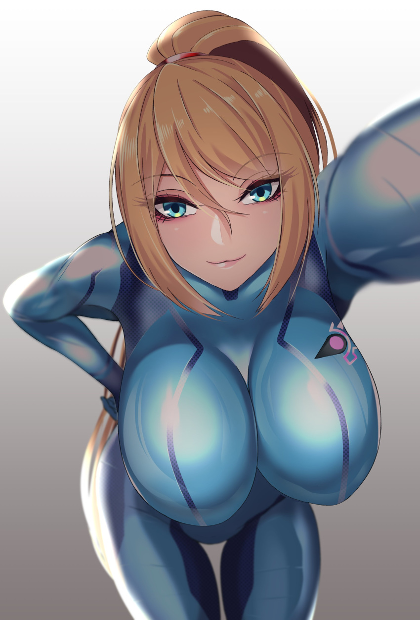 1girl absurdres bangs blonde_hair blue_bodysuit blue_eyes bodysuit breasts closed_mouth commentary_request eyebrows_visible_through_hair gradient gradient_background hand_on_hip highres large_breasts leaning_forward lips long_hair looking_at_viewer metroid samus_aran shiny shiny_skin simple_background skin_tight smile solo tied_hair volyz zero_suit