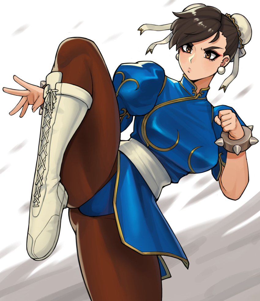 1girl bangs black_hair blue_dress boots bracelet breasts brown_eyes brown_legwear bun_cover china_dress chinese_clothes chun-li clenched_hand cross-laced_footwear donburikazoku double_bun dress earrings fighting_stance highres jewelry knee_boots lace-up_boots large_breasts pantyhose pelvic_curtain puffy_short_sleeves puffy_sleeves sash short_hair short_sleeves side_slit solo spiked_bracelet spikes standing street_fighter street_fighter_ii_(series) swept_bangs thick_eyebrows thick_thighs thighs white_footwear