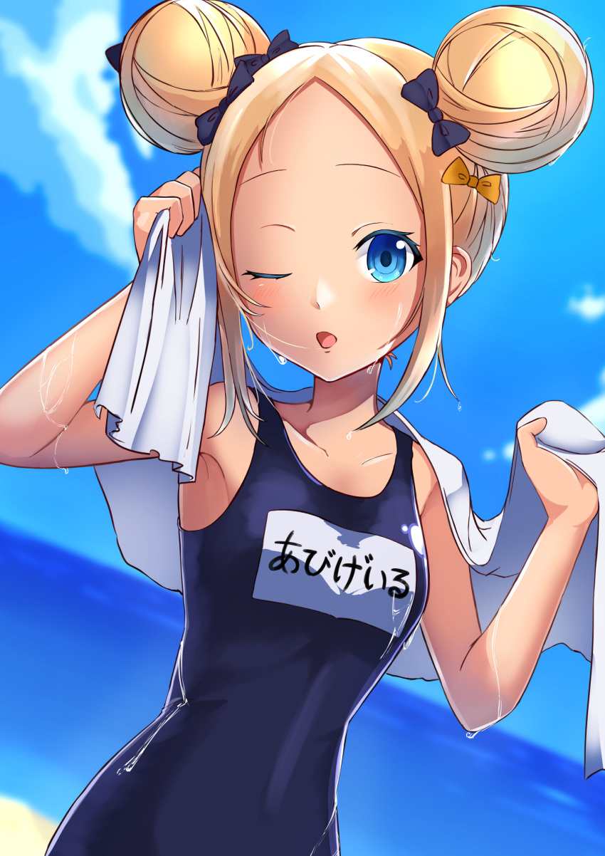 1girl abigail_williams_(fate/grand_order) bangs bare_shoulders black_bow blonde_hair blue_eyes blue_sky blue_swimsuit blush bow breasts collarbone double_bun fate/grand_order fate_(series) forehead highres long_hair looking_at_viewer multiple_bows name_tag ocean one-piece_swimsuit one_eye_closed open_mouth orange_bow parted_bangs sky small_breasts solo swimsuit towel usu_(arisu) wet