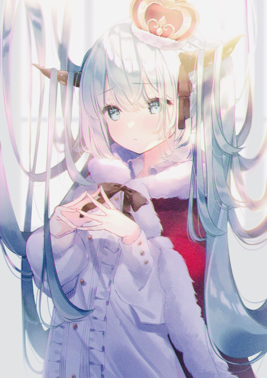 1girl bangs black_ribbon blue_eyes blush center_frills cloak closed_mouth commentary_request crown dress eyebrows_visible_through_hair frills fur-trimmed_cloak fur-trimmed_headwear fur_trim hair_between_eyes hair_ribbon hands_up hatsune_miku highres horns kotamun long_hair long_sleeves looking_at_viewer mini_crown puffy_long_sleeves puffy_sleeves red_cloak ribbon silver_hair solo steepled_fingers the_beast_(vocaloid) tilted_headwear upper_body very_long_hair vocaloid white_dress
