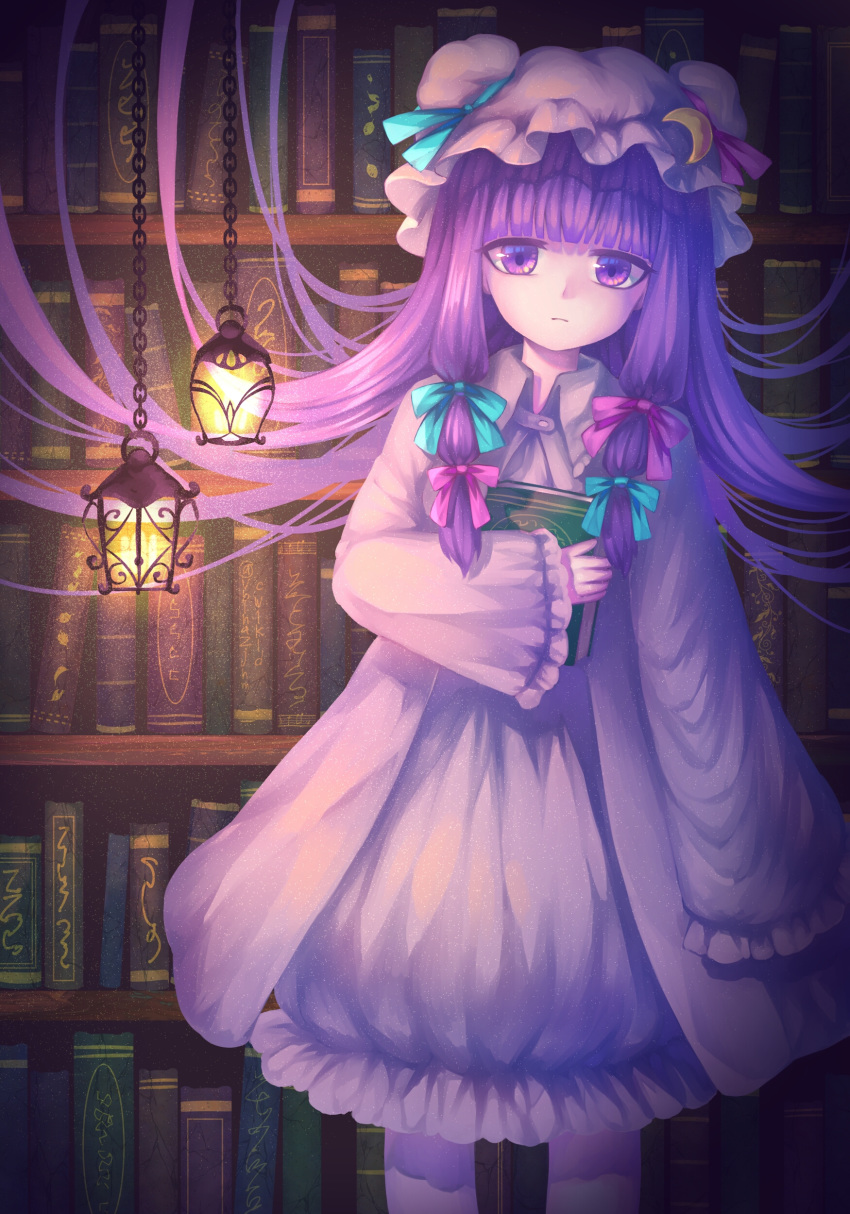 1girl absurdres bangs blue_ribbon blunt_bangs book bookshelf bow chain cowboy_shot crescent crescent_hair_ornament dress floating_hair frilled_dress frilled_sleeves frills hair_bow hair_ornament hat hat_ribbon highres lantern long_hair looking_at_viewer mob_cap nukoa pajamas patchouli_knowledge pink_ribbon purple_hair ribbon touhou very_long_hair violet_eyes