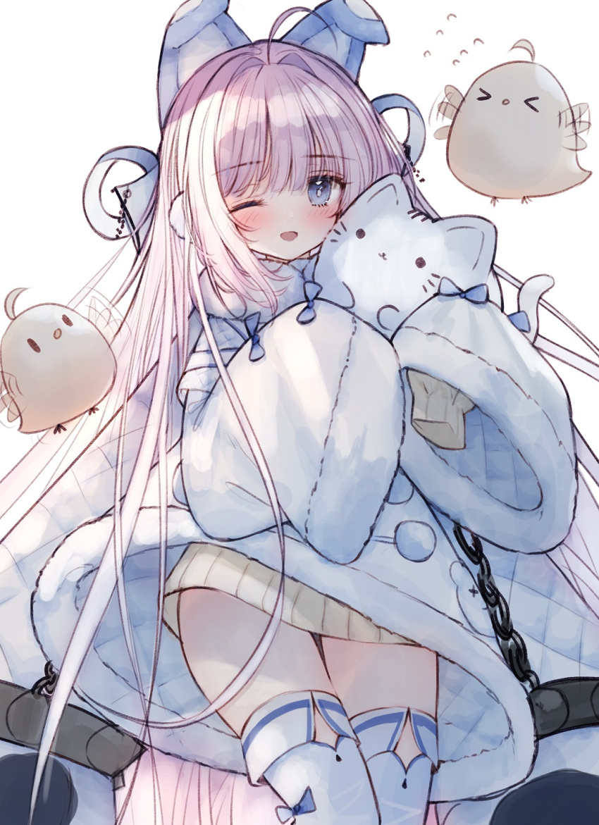 &gt;_&lt; 1girl ;d afterimage animal animal_hug azur_lane bangs blue_eyes blush brown_sweater cat chain closed_eyes coat commentary_request eyebrows_visible_through_hair flying_sweatdrops fur-trimmed_coat fur-trimmed_sleeves fur_trim hair_intakes highres long_hair long_sleeves looking_at_viewer manjuu_(azur_lane) one_eye_closed open_mouth purple_hair simple_background sleeves_past_fingers sleeves_past_wrists smile solo sweater tandohark tashkent_(azur_lane) thigh-highs very_long_hair white_background white_coat white_legwear