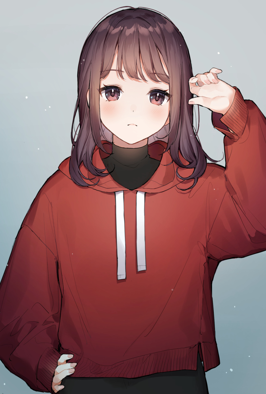 1girl bangs blue_background blush brown_hair cowboy_shot drawstring expressionless eyebrows_visible_through_hair hand_on_hip hand_up highres hood hood_down hoodie long_hair long_sleeves nozeki original red_hoodie solo