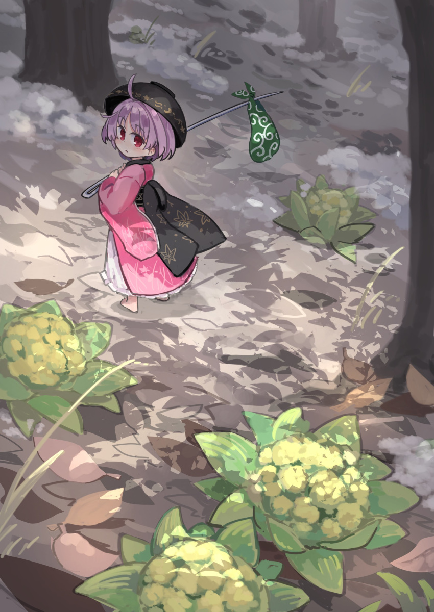 1girl absurdres ahoge barefoot bindle bowl bowl_hat cauliflower commentary_request hat highres japanese_clothes karakusa_(pattern) kibisake kimono lavender_hair long_sleeves looking_at_viewer looking_back needle outdoors pink_kimono red_eyes snow solo sukuna_shinmyoumaru touhou tree wide_shot wide_sleeves