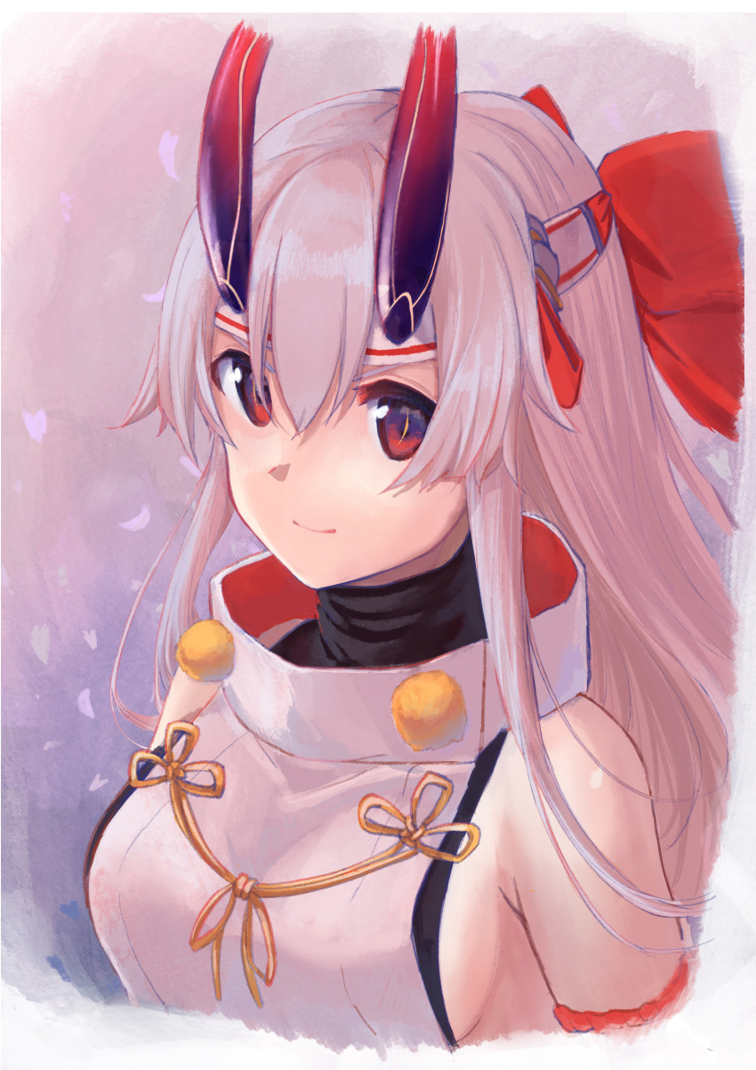 1girl absurdres black_undershirt bow breasts commentary_request fate/grand_order fate_(series) hair_bow headband highres large_breasts light_smile long_hair medium_breasts oekakiribu oni_horns red_bow red_eyes red_horns sideboob silver_hair slit_pupils solo tomoe_gozen_(fate/grand_order) turtleneck upper_body white_headband