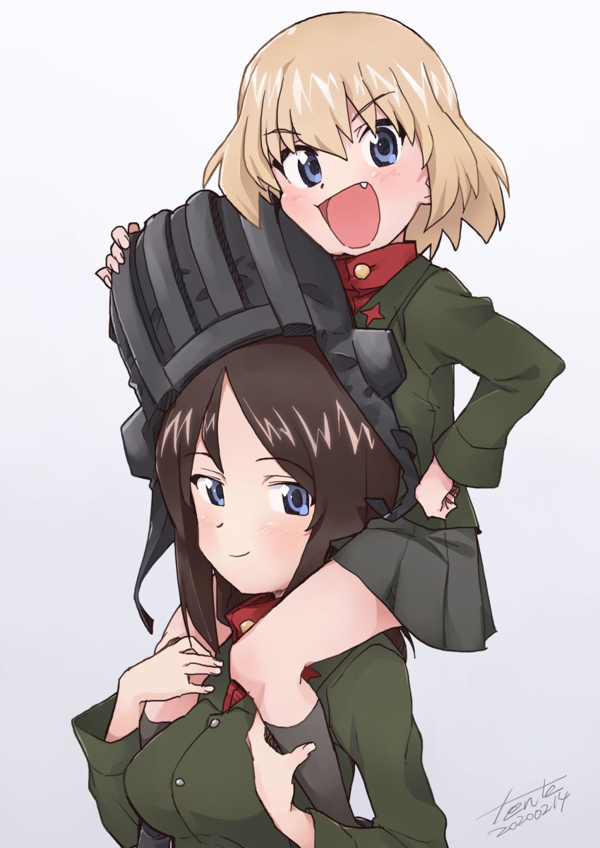 1girl artist_name bangs black_hair black_headwear black_legwear black_skirt blonde_hair blue_eyes carrying closed_mouth commentary dated eyebrows_visible_through_hair fang fanta_(the_banana_pistols) girls_und_panzer green_jacket grey_background hand_on_hip headwear_removed helmet helmet_removed highres insignia jacket katyusha_(girls_und_panzer) long_hair long_sleeves looking_at_viewer miniskirt nonna_(girls_und_panzer) pleated_skirt pravda_school_uniform red_shirt school_uniform shirt short_hair shoulder_carry signature simple_background skirt smirk socks solo standing swept_bangs tank_helmet turtleneck