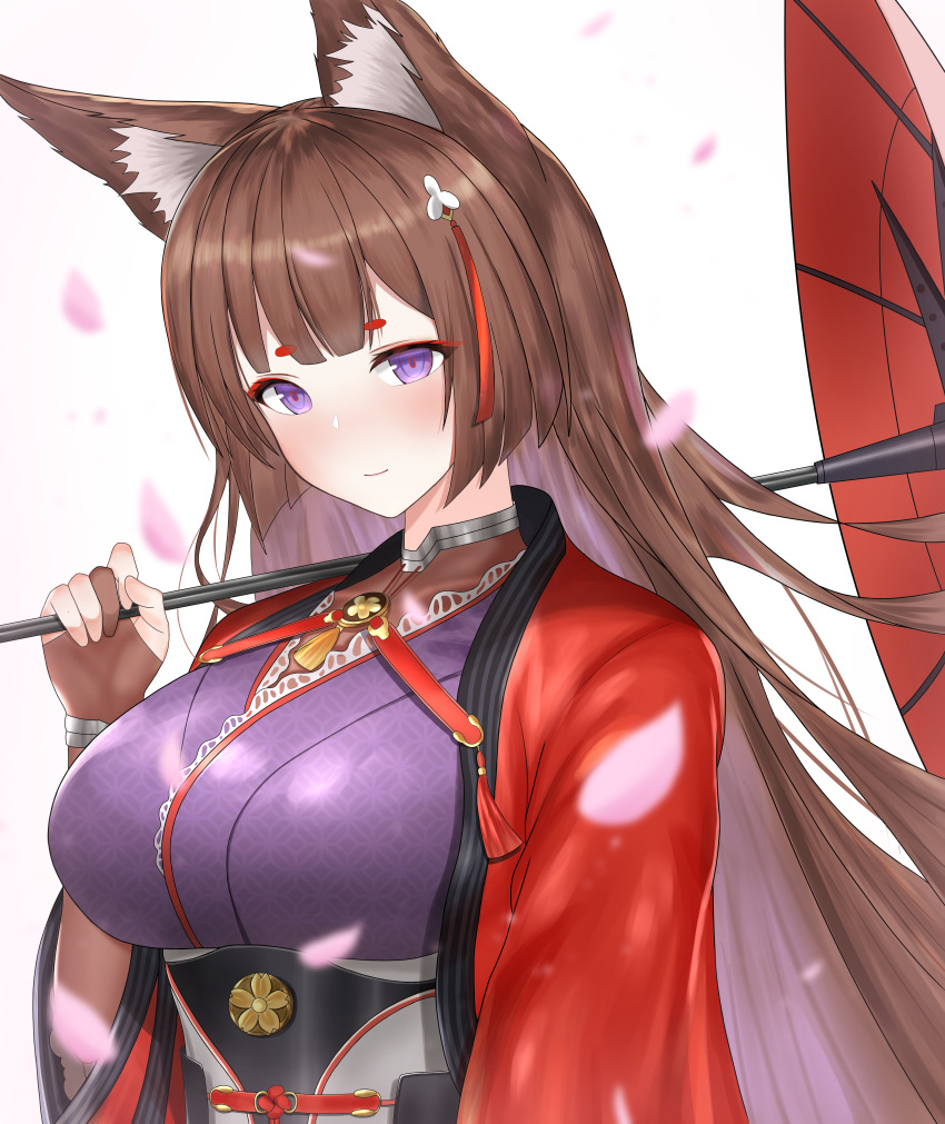 1girl absurdres amagi_(azur_lane) animal_ear_fluff animal_ears azur_lane bangs blunt_bangs blush bodysuit_under_clothes breasts bridal_gauntlets brown_hair cherry_blossoms coat commentary covered_collarbone eyebrows_visible_through_hair falling_petals fox_ears fox_girl hair_ornament hand_up highres holding holding_umbrella huge_filesize japanese_clothes kimono large_breasts long_hair long_sleeves looking_at_viewer oriental_umbrella purple_kimono red_coat sakuramon sidelocks simple_background smile solo thick_eyebrows umbrella upper_body violet_eyes white_background wide_sleeves woon