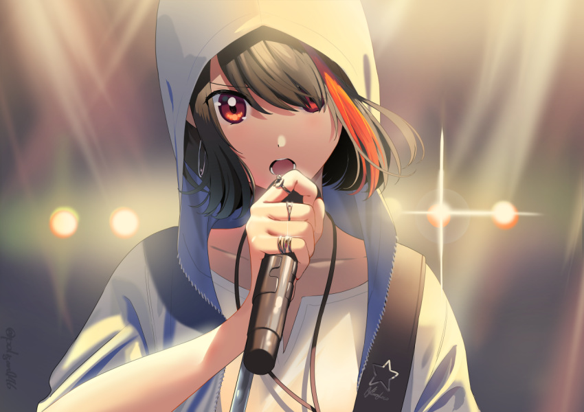 1girl alternate_costume bang_dream! black_hair collarbone earrings hair_between_eyes hair_over_one_eye hood hoodie hoop_earrings jewelry microphone mitake_ran multicolored_hair music open_mouth poligon_(046) red_eyes redhead ring singing solo stage_lights strap streaked_hair two-tone_hair