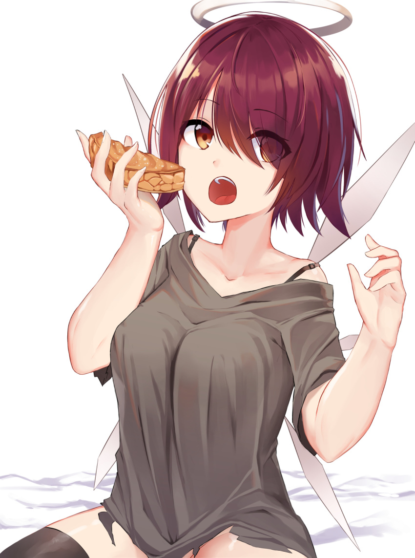 1girl :o apple_pie arknights bangs bare_shoulders black_gloves black_legwear bra_strap breasts brown_eyes commentary exusiai_(arknights) eyebrows_visible_through_hair fingerless_gloves food gloves grey_shirt hair_over_one_eye halo hands_up highres holding holding_food looking_at_viewer medium_breasts off-shoulder_shirt off_shoulder open_mouth pie redhead shirt short_hair short_sleeves simple_background solo thigh-highs upper_body white_background yatsucchie