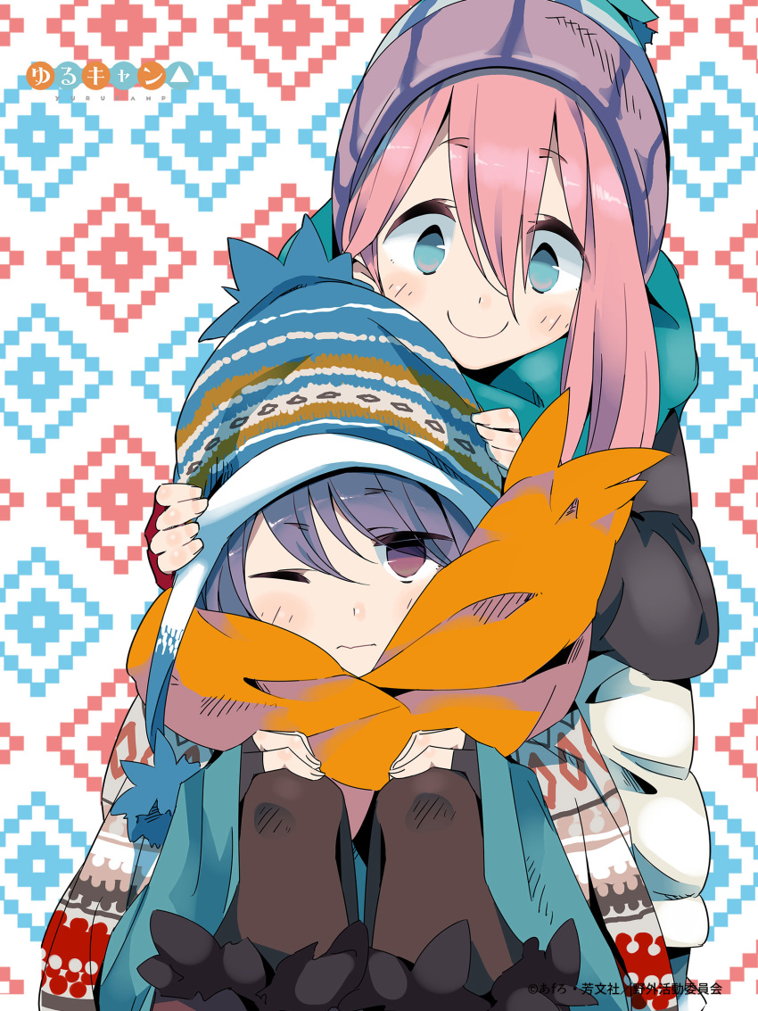 2girls afro beanie black_legwear blue_eyes blue_hair closed_mouth eyebrows_visible_through_hair fingerless_gloves gloves hands_on_another's_head hands_on_own_knees hat highres kagamihara_nadeshiko multiple_girls official_art one_eye_closed orange_scarf patterned_background pink_hair scarf shima_rin sidelocks smile violet_eyes winter_clothes yurucamp