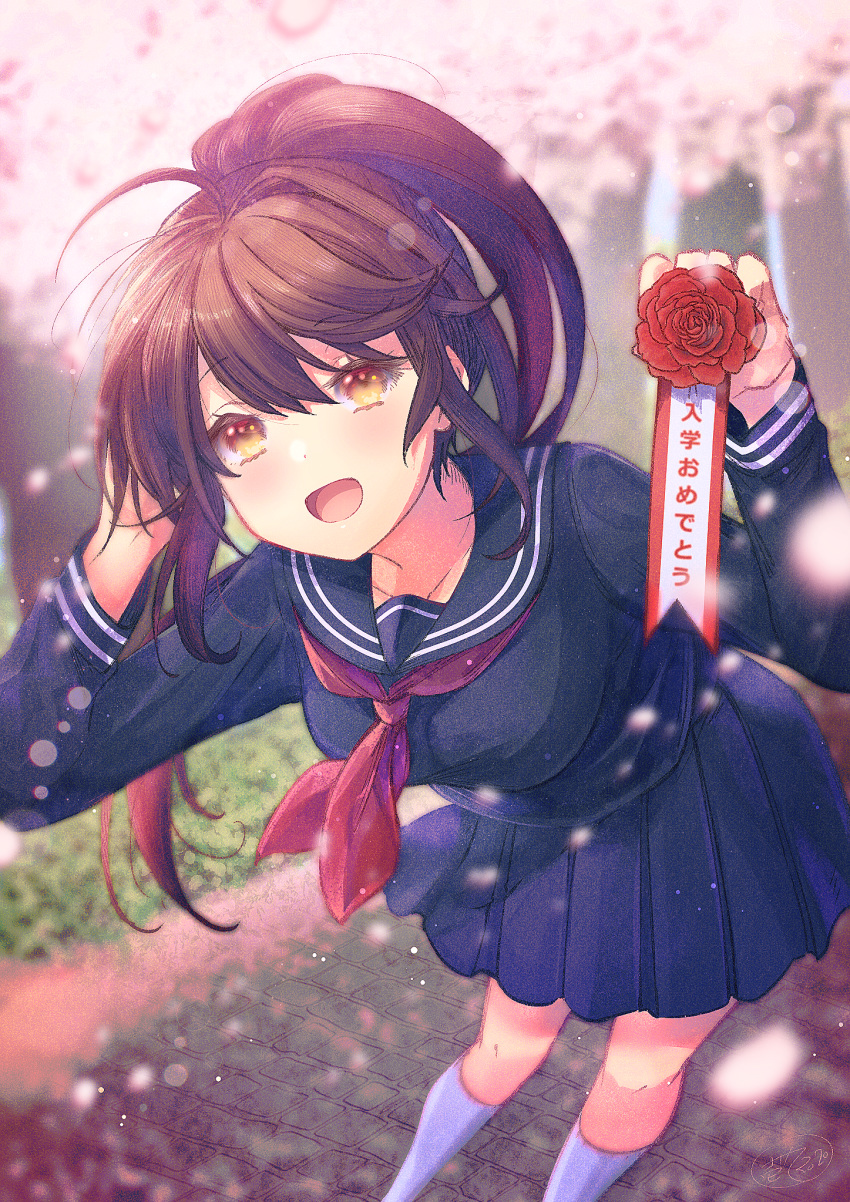 1girl :d arm_up bangs black_sailor_collar black_shirt blue_legwear blue_skirt blurry blurry_background blush brown_eyes brown_hair cherry_blossoms collarbone commentary_request day depth_of_field eyebrows_visible_through_hair flower hair_between_eyes hand_up highres holding ittokyu kneehighs leaning_forward long_hair long_sleeves looking_at_viewer neckerchief open_mouth original outdoors pleated_skirt ponytail red_flower red_neckwear red_rose rose sailor_collar shirt signature skirt smile solo standing translation_request