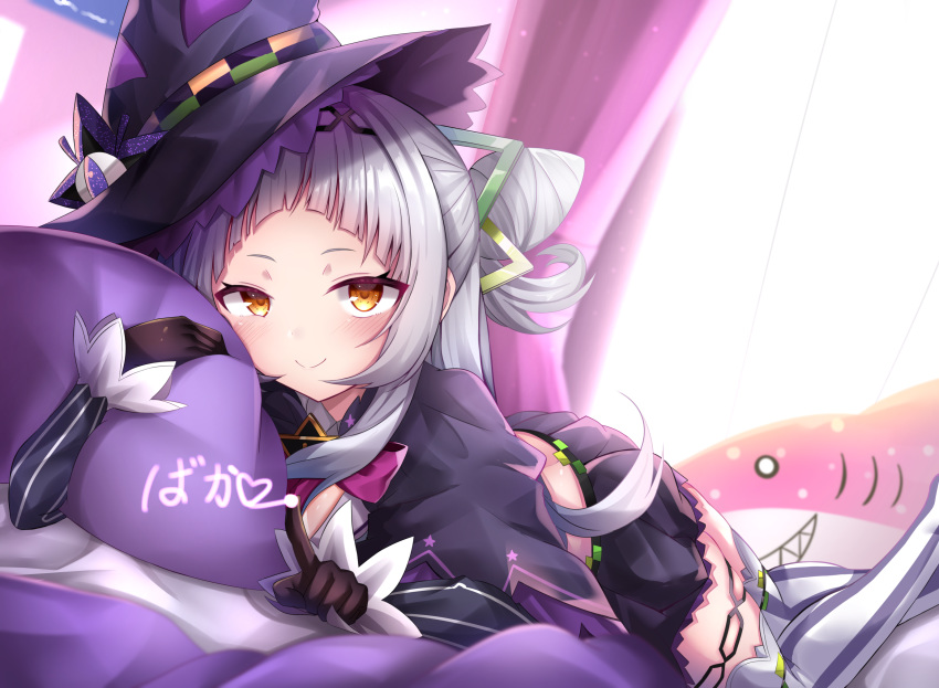 1girl black_gloves blush commentary_request gloves hat highres hololive long_hair looking_at_viewer lying murasaki_shion on_stomach shiki_(catbox230123) silver_hair skirt smile solo striped striped_legwear thigh-highs vertical-striped_legwear vertical_stripes virtual_youtuber witch_hat yellow_eyes