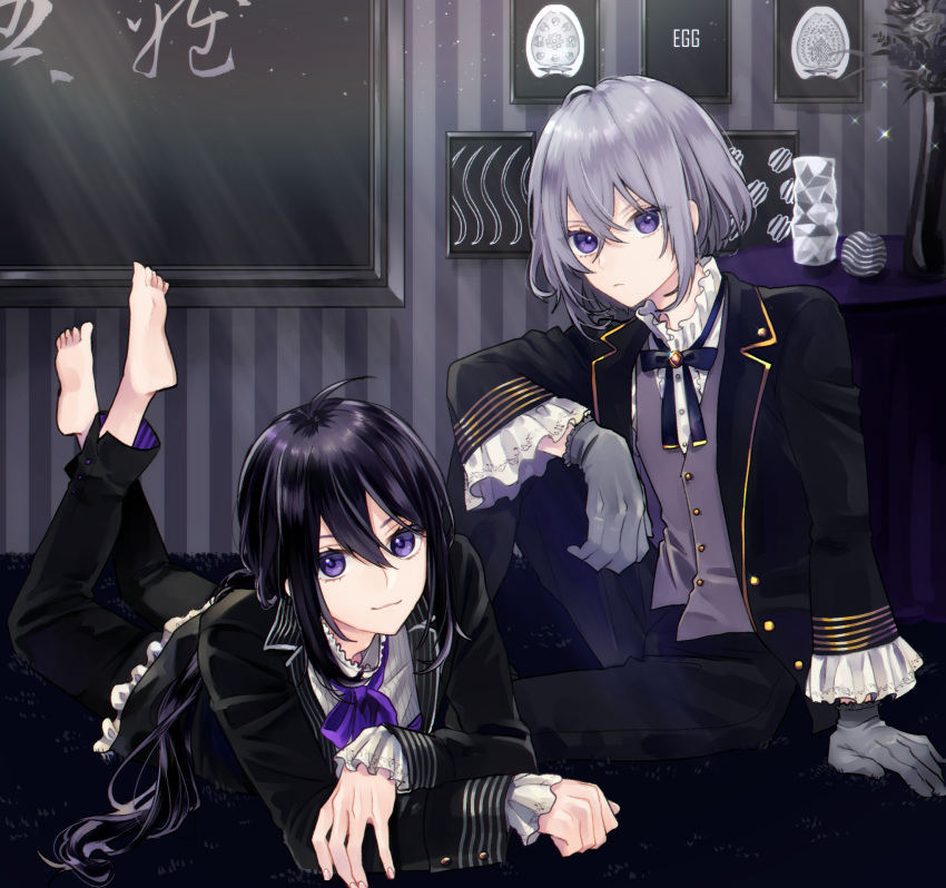 2boys ahoge asuma_(hanezu) barefoot black_hair black_pants blazer dress_shirt frilled_sleeves frills gloves grey_gloves highres honebami_toushirou jacket lying male_focus multiple_boys namazuo_toushirou on_stomach pants ponytail ribbon shirt silver_hair sitting smile sparkle table touken_ranbu vase violet_eyes waistcoat