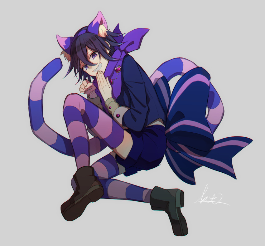 1boy alternate_costume animal_ear_fluff animal_ears blue_jacket blue_pants blue_scarf cat_ears cat_tail checkered cheshire_cat cheshire_cat_(cosplay) commentary_request cosplay dangan_ronpa fake_animal_ears fake_tail grey_background grin hair_between_eyes halloween_costume highres jacket kitsunebi_v3kokonn looking_at_viewer male_focus medium_hair new_dangan_ronpa_v3 ouma_kokichi pants pink_legwear purple_hair purple_legwear scarf shorts simple_background smile striped striped_legwear tail thigh-highs violet_eyes