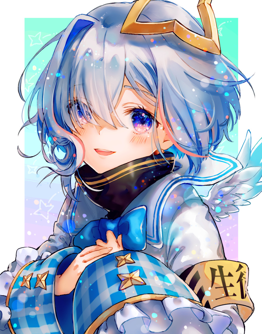 1girl amane_kanata angel angel_wings armband blue_eyes bow cuffs eyebrows_visible_through_hair feathered_wings grey_hair halo hands_on_own_chest highres hololive multicolored_hair open_mouth plaid smile solo syukonbu two-tone_hair upper_body virtual_youtuber wings