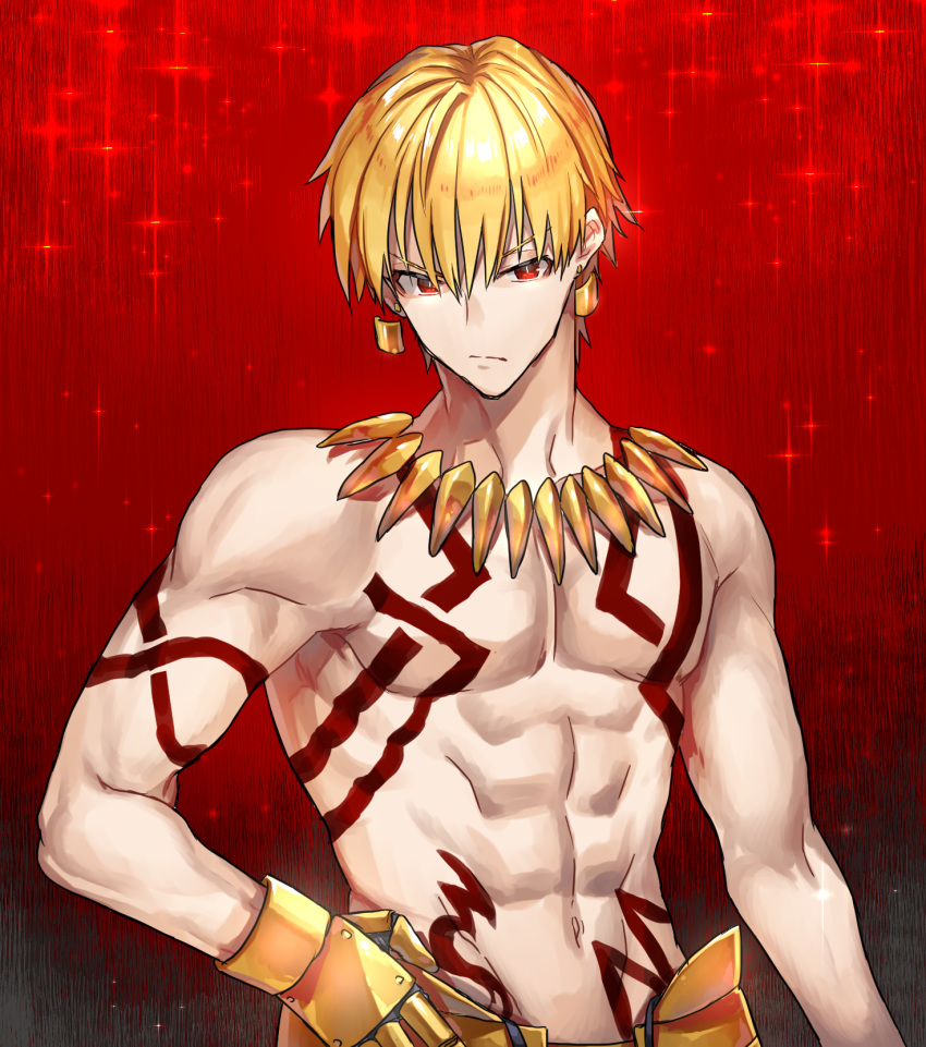 1boy bangs blonde_hair closed_mouth fate/stay_night fate_(series) gilgamesh groin hair_between_eyes hand_on_hip highres kmk looking_at_viewer male_focus navel red_background red_eyes shiny shiny_hair solo tattoo upper_body