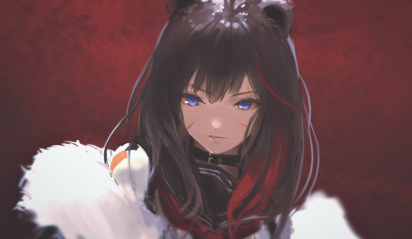 1girl animal_ears arknights bangs bear_ears blue_eyes blurry brown_hair choker depth_of_field facial_scar fur_trim hara_shoutarou highlights long_hair looking_at_viewer multicolored_hair neckerchief off_shoulder red_background red_neckwear redhead sailor_collar scar scar_on_cheek smirk solo streaked_hair upper_body zima_(arknights)