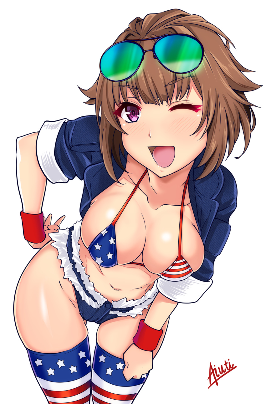 1girl aiuchi american_flag_bikini american_flag_legwear artist_name aviator_sunglasses bikini breasts brown_hair commentary_request cowboy_shot eyewear_on_head fingerless_gloves flag_print girls_frontline gloves grizzly_mkv_(girls_frontline) highres large_breasts leaning_forward looking_at_viewer one_eye_closed red_gloves short_hair simple_background smile solo standing sunglasses swimsuit thigh-highs violet_eyes white_background