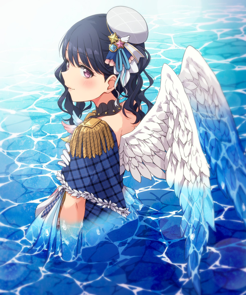 1girl angel_wings bangs black_choker blue_dress blush choker commentary dress epaulettes feathered_wings from_behind from_side fukumaru_koito gloves hat highres idolmaster idolmaster_shiny_colors lens_flare looking_at_viewer looking_back nagami_tami partially_submerged smile solo violet_eyes water white_gloves white_headwear wings