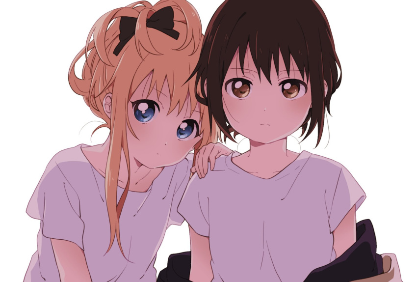 2girls alternate_hairstyle blonde_hair blue_eyes bow brown_eyes brown_hair casual collarbone expressionless funami_yui hair_bow hand_on_another's_shoulder highres looking_at_viewer multiple_girls namori shirt simple_background t-shirt toshinou_kyouko white_background white_shirt yuru_yuri