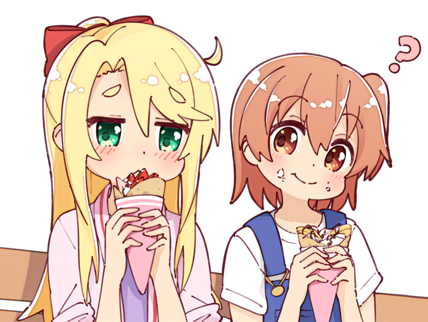 2girls ? ahoge blonde_hair blush bow brown_eyes brown_hair commentary crepe eating eyebrows_visible_through_hair food food_on_face green_eyes hair_bow highres himesaka_noa holding holding_food hoshino_hinata long_hair looking_at_another looking_at_viewer manse multiple_girls overalls pink_shirt red_bow shirt simple_background watashi_ni_tenshi_ga_maiorita! white_background white_shirt