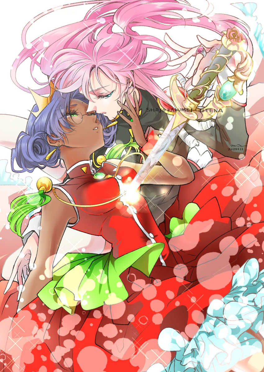 2girls blue_eyes crown dark_skin drawing_sword dress epaulettes face-to-face glasses green_eyes hair_blowing highres himemiya_anthy holding holding_sword holding_weapon imminent_kiss jewelry light_particles long_hair looking_at_another multiple_girls pink_hair purple_hair red_dress ring shoujo_kakumei_utena sparkle sword tenjou_utena toumei328 weapon yuri