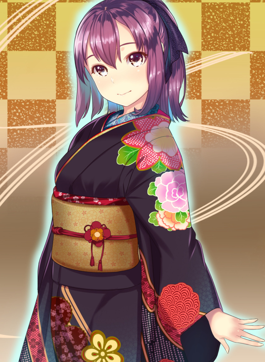 1girl arms_at_sides blush bow brown_eyes checkered checkered_background closed_mouth cowboy_shot floral_print hair_bow highres japanese_clothes kagematsuri kimono light_blush long_sleeves looking_at_viewer obi original ponytail purple_bow purple_hair purple_kimono sash short_hair smile solo standing wide_sleeves