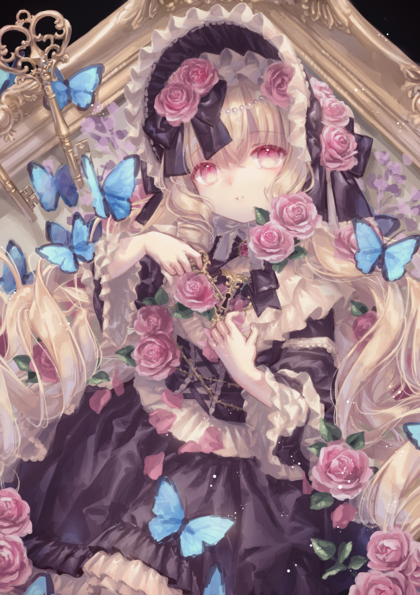 1girl bangs black_bow blonde_hair blue_butterfly bonnet bow bug butterfly commentary_request curly_hair dress flower frilled_dress frills gothic_lolita hair_bow highres insect key keyhole lolita_fashion long_hair looking_at_viewer original parted_lips pearl_(gemstone) petals picture_frame pink_flower red_eyes rose solo very_long_hair white_bow yumeichigo_alice