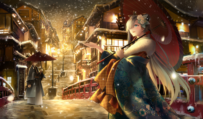 1boy 1girl anastasia_(fate/grand_order) artist_name character_request commentary_request eyebrows_visible_through_hair fate/grand_order fate_(series) floral_print flower green_eyes green_kimono hair_between_eyes hair_flower hair_ornament highres holding holding_umbrella japanese_clothes kimono koruta_(nekoimo) long_hair obi oriental_umbrella outdoors sash snow stairs umbrella white_hair