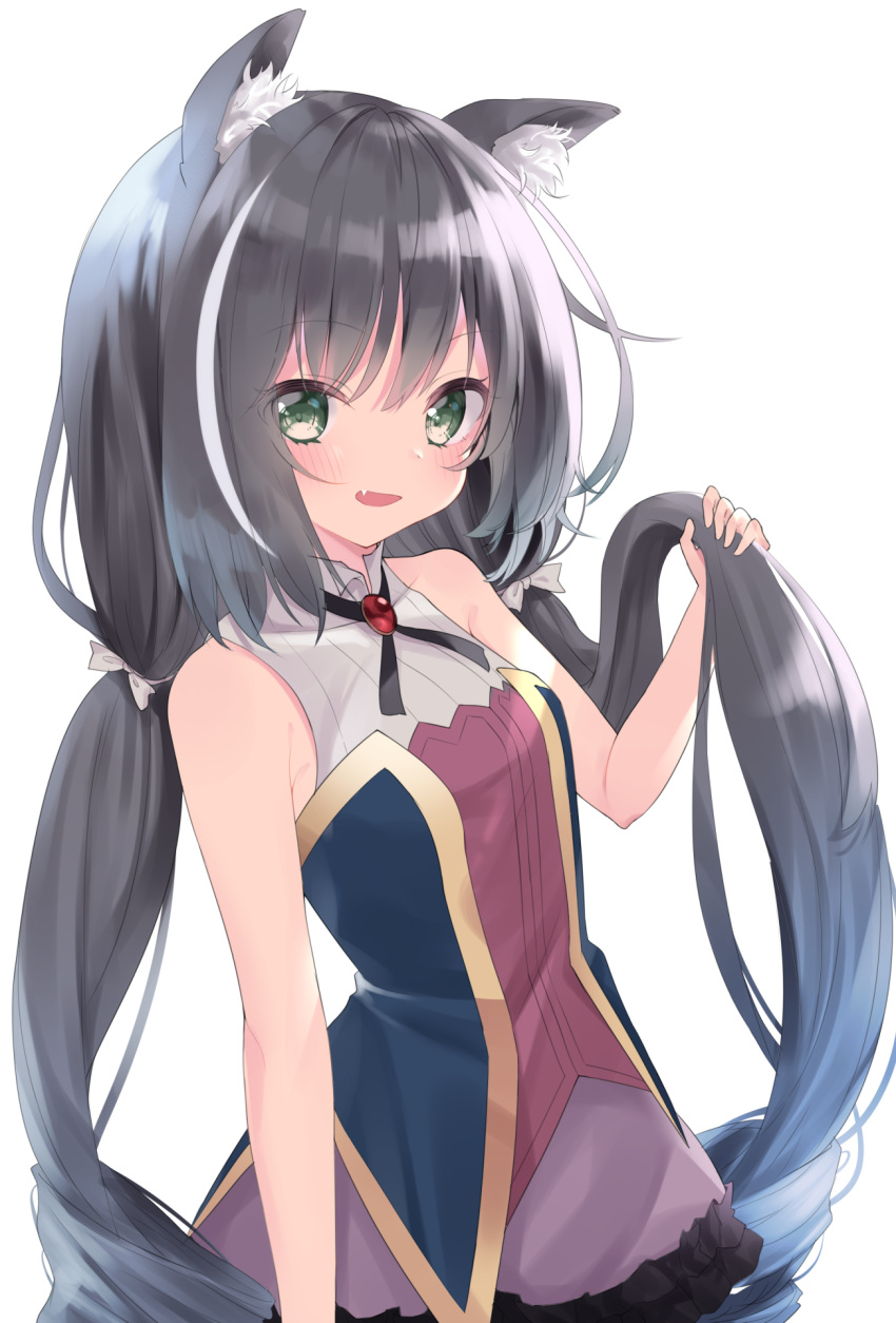 1girl agaki_anko animal_ear_fluff animal_ears black_hair cat_ears commentary eyebrows_visible_through_hair fang green_eyes highres holding holding_hair karyl_(princess_connect!) long_hair looking_at_viewer low_twintails multicolored_hair open_mouth princess_connect! princess_connect!_re:dive simple_background sleeveless smile solo streaked_hair twintails white_background white_hair