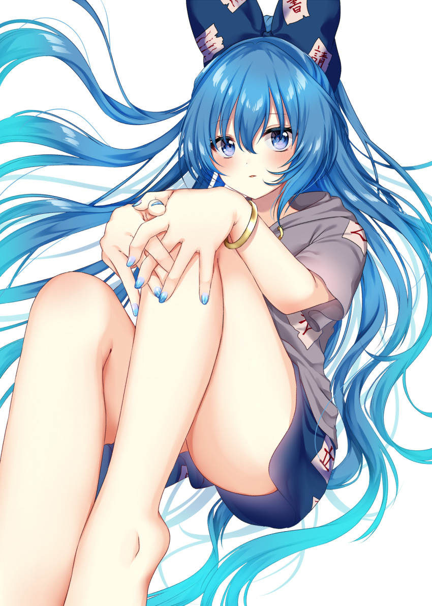 1girl bangle bangs bare_legs barefoot blue_bow blue_eyes blue_hair blue_nails blue_skirt blush bow bracelet commentary debt feet_out_of_frame grey_hoodie hair_between_eyes hair_bow highres hood hoodie jewelry knees_up long_hair looking_at_viewer miniskirt nail_polish parted_lips shiki_(s1k1xxx) short_sleeves simple_background sitting skirt solo thighs touhou very_long_hair white_background yorigami_shion