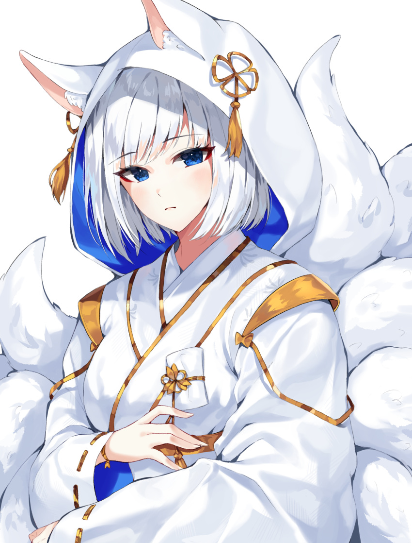 1girl animal_ears azur_lane blue_eyes blush expressionless fox_ears fox_girl fox_hood fox_tail highres hood hood_up japanese_clothes kaga_(azur_lane) kimono kitsune looking_at_viewer multiple_tails sayan short_hair silver_hair simple_background solo tail upper_body white_background white_kimono