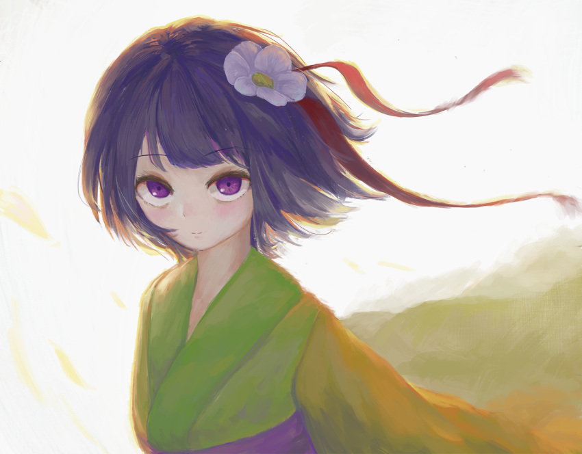 1girl backlighting closed_mouth commentary_request eyelashes fjsmu flower green_kimono hair_flower hair_ornament hair_ribbon hieda_no_akyuu highres japanese_clothes kimono light_smile looking_at_viewer purple_hair purple_sash red_ribbon ribbon sash solo touhou violet_eyes white_flower