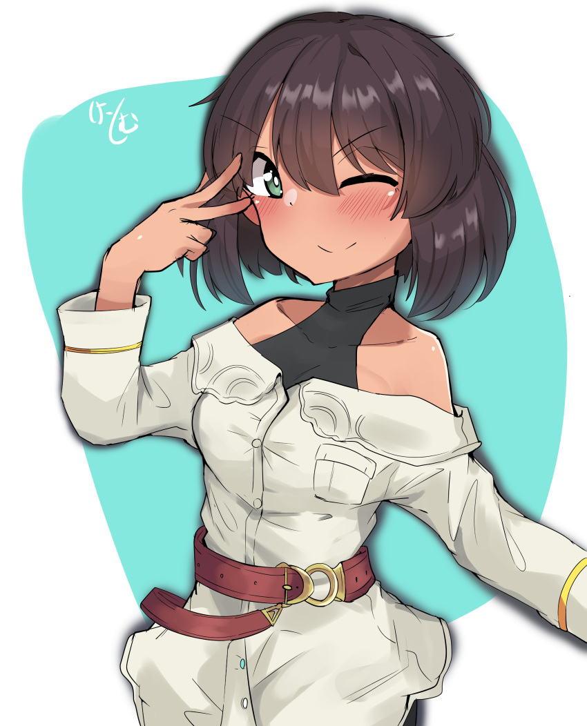 1girl ;) absurdres antyobi0720 artist_name bangs belt black_shirt blouse bob_cut brown_belt brown_hair casual closed_mouth commentary cosplay dark_skin eyebrows_visible_through_hair girls_und_panzer granblue_fantasy green_eyes halterneck highres hoshino_(girls_und_panzer) long_sleeves looking_at_viewer monika_weisswind off-shoulder_blouse one_eye_closed shirt short_hair signature smile solo standing v white_blouse