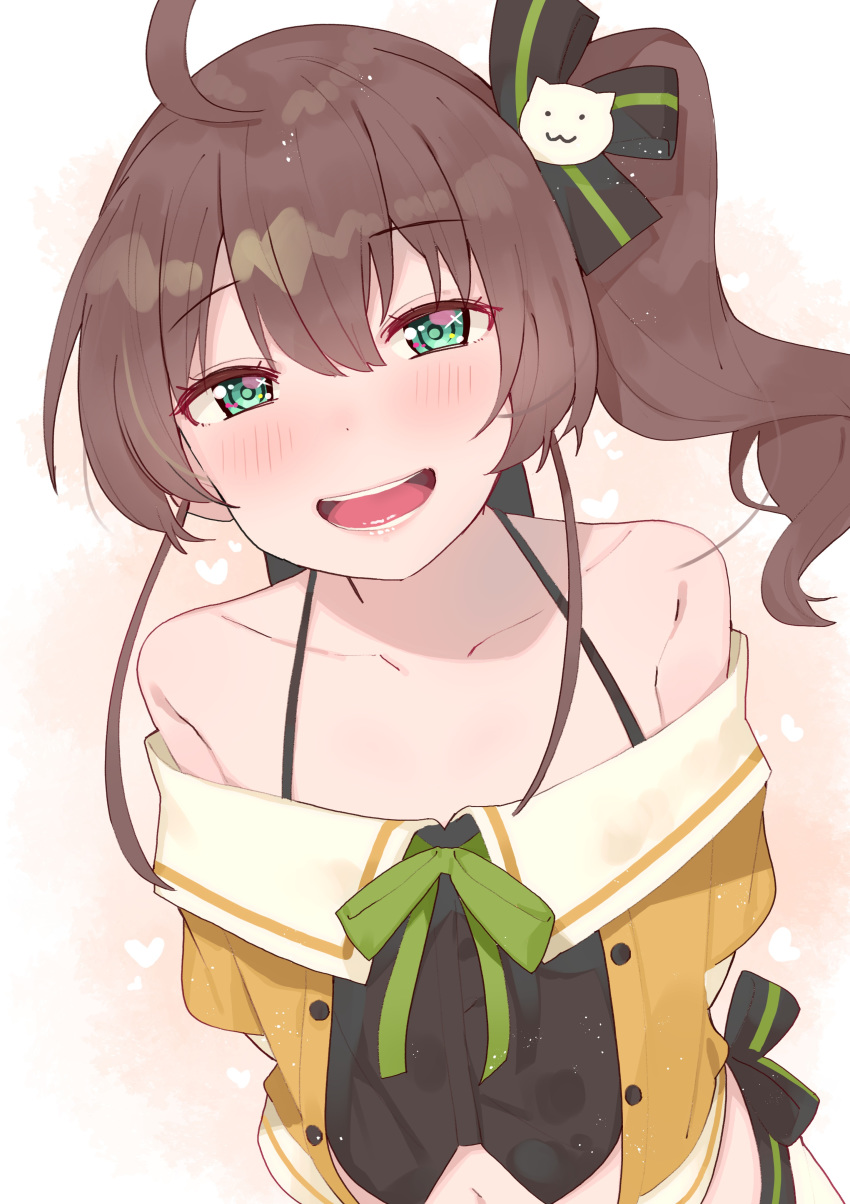 1girl :d absurdres ahoge arms_behind_back black_camisole blush brown_hair cat_hair_ornament collarbone commentary cowboy_shot eyebrows_visible_through_hair eyelashes flat_chest green_eyes green_ribbon hair_between_eyes hair_ornament hair_ribbon heart highres hololive jacket lips looking_at_viewer medium_hair midriff natsuiro_matsuri navel off-shoulder_jacket off_shoulder open_mouth pink_background ribbon side_ponytail simple_background smile solo spaghetti_strap tonari_no_kai_keruberosu virtual_youtuber white_background yellow_jacket