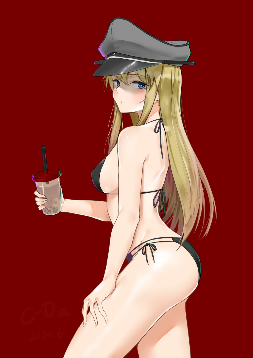 1girl alternate_costume bangs bikini bismarck_(kantai_collection) black_bikini blonde_hair blue_eyes blush breasts bubble_tea c-da cowboy_shot cup eyebrows_visible_through_hair hand_on_own_thigh hat highres holding holding_cup kantai_collection large_breasts long_hair looking_at_viewer military_hat peaked_cap red_background side-tie_bikini simple_background solo standing swimsuit