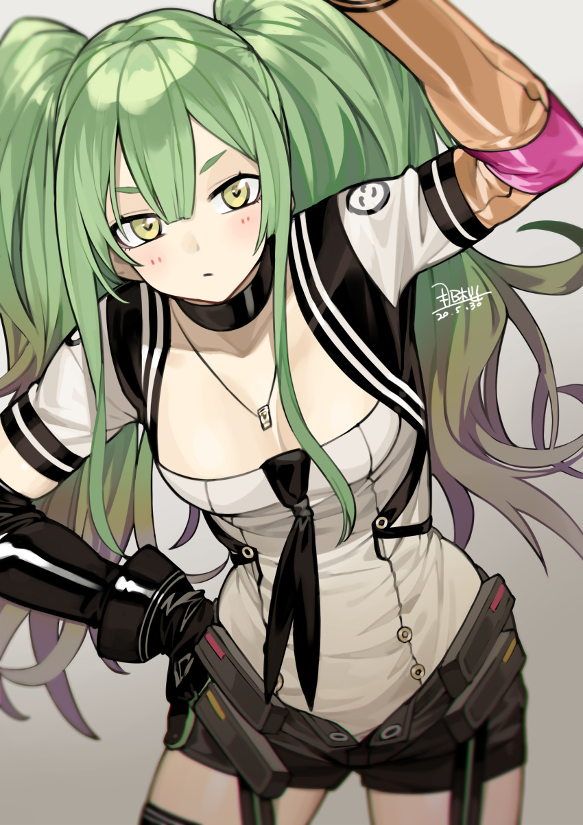 1girl absurdres artist_name bangs black_gloves black_legwear dated girls_frontline gloves green_hair hair_between_eyes hand_on_hip highres jewelry long_hair looking_at_viewer m950a_(girls_frontline) messy_hair necklace seyana signature solo thigh-highs two_side_up yellow_eyes