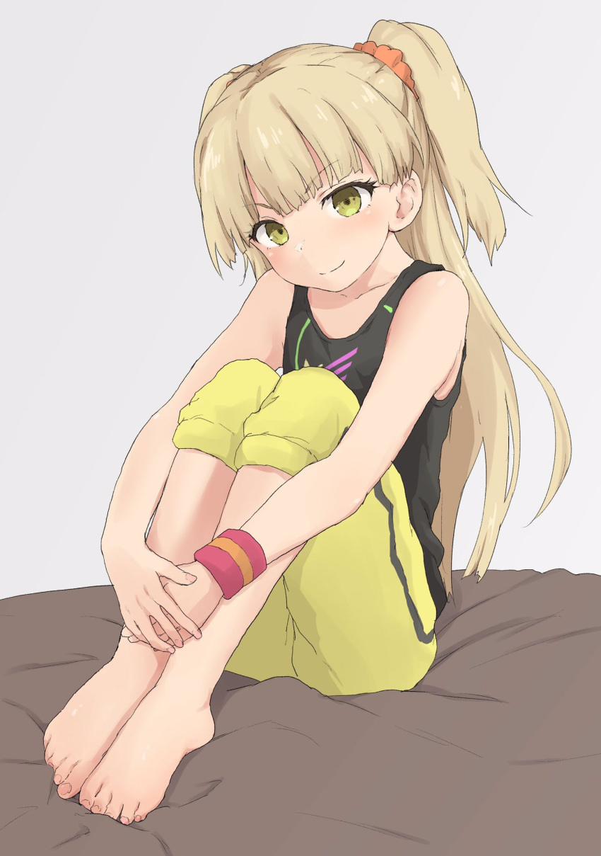 1girl bad_id bad_twitter_id bangs barefoot black_tank_top blonde_hair blush closed_mouth eyebrows_visible_through_hair green_eyes grey_background hair_ornament hair_scrunchie highres idolmaster idolmaster_cinderella_girls jougasaki_rika leg_hug long_hair pants scrunchie simple_background sitting solo sportswear sweatband tank_top two_side_up yakihebi